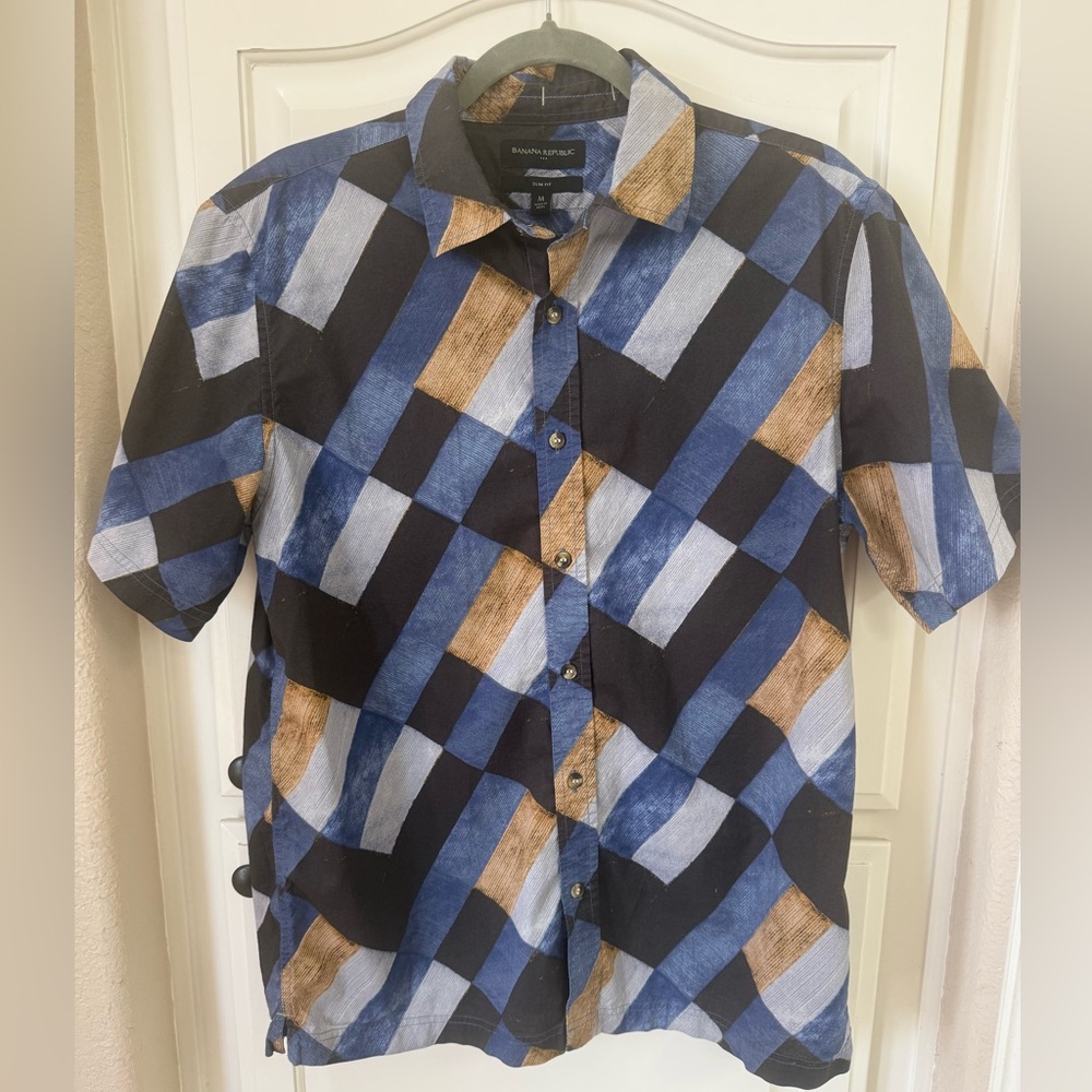 Men’s Banana Republic medium slim fit button down shirt short sleeve